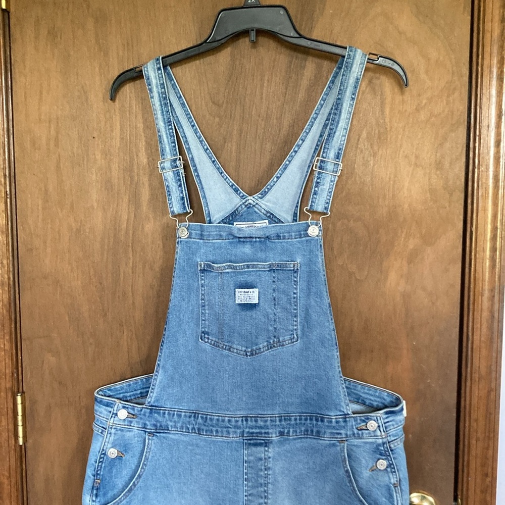 Offer $35 Levi’s denim jean short overall 20W - Picture 4 of 17